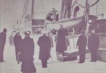 (374) King Haakon's arrival to Norway, 1905 (modern postcard)