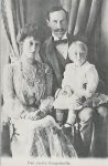 (375) The Royal Family, 1905 (modern postcard)