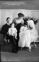 (1) Margaretha, Gustaf Adolf & 3 children, 1910
