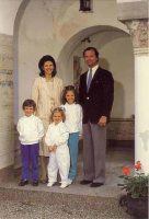(85) Silvia & Carl Gustaf with children