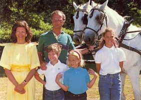 (103) Silvia & Carl Gustaf with children