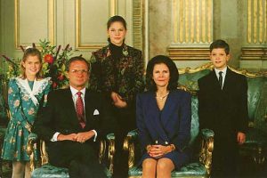 (620) The Royal Family (17 x 11,5 cm)