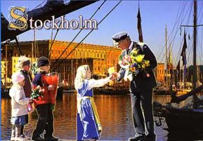 (654) King Carl Gustaf receiving flowers on his birthday