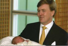 (592) Prince Willem-Alexander with newborn Ariane, 2007