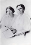 (538) Wilhelmina & Juliana, 1934 (modern postcard)