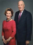 (503) King Harald and Queen Sonja, 2016, postcard from the Palace (16,5 x 12,5)